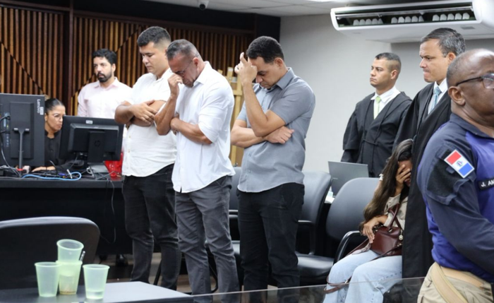 Carlos Eduardo Ferreira dos Santos, Nayara Silva de Andrade, Victor Rafael Martins da Silva e Eudecir Gomes de Lima durante julgamento