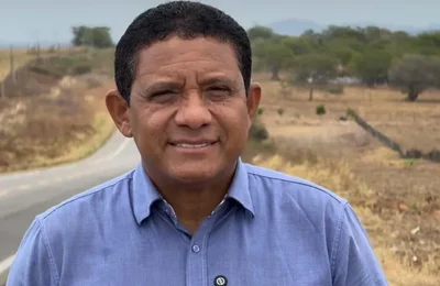 Ex-prefeito Júlio Cezar zomba de setores da Blogosfera pela desinformação de sua vida política