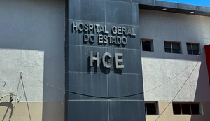 Familiar afirma que idosa de 78 anos está há 20 dias no HGE aguardando transferência para uma cirurgia de marca-passo. - Foto: Aaron Neves/Francês News