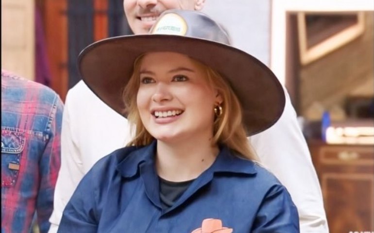 Júlia Simoura ganha a primeira Prova do Fazendeiro na 'Fazenda 16'