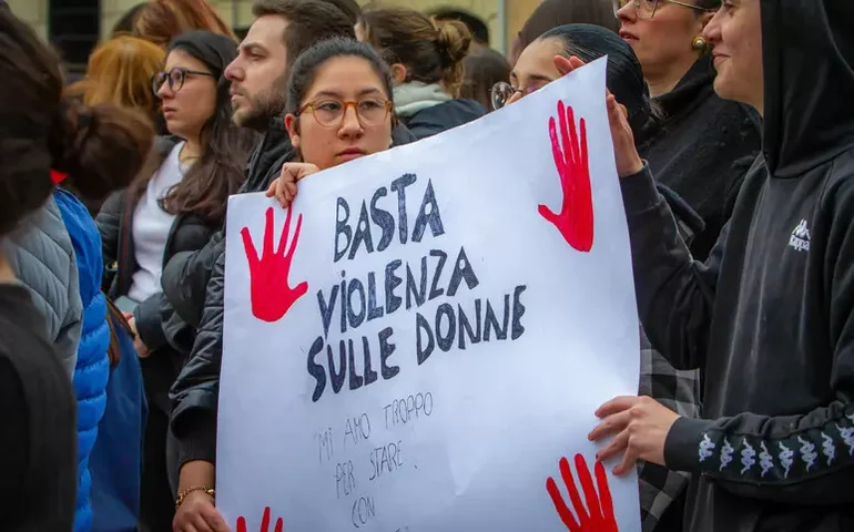 Itália aprova nova lei que tipifica feminicídio como crime