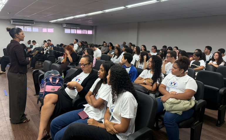 Estudantes de Maceió acompanham sessão do Tribunal do Júri