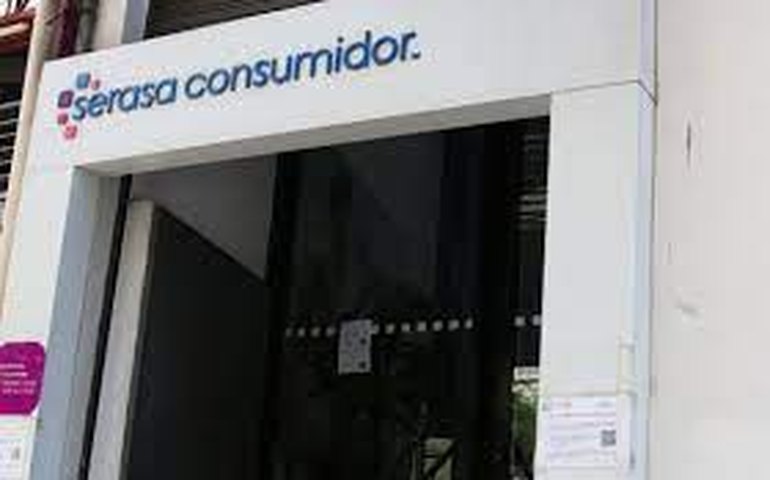 Dívidas com bancos e cartão de crédito estão no menor nível do ano, diz Serasa
