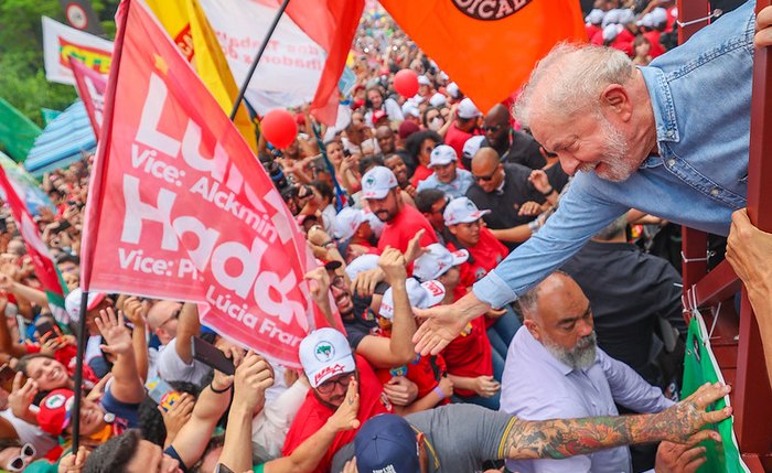 Lula com os eleitores