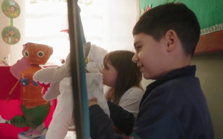 Poesia ganha espaço nas escolas públicas como ferramenta de aprendizagem e desenvolvimento