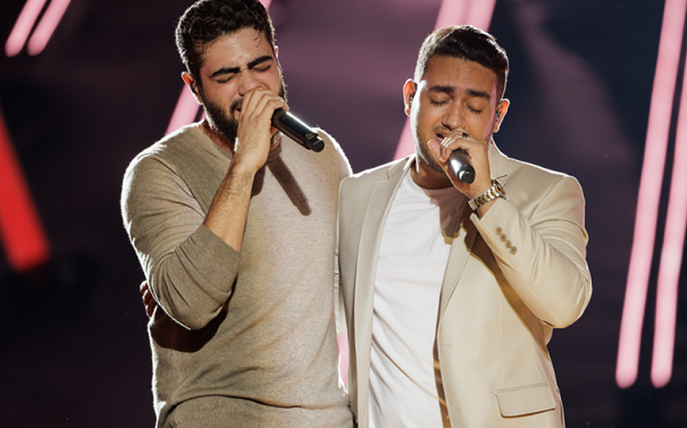 Henrique e Juliano lançam quarto EP do projeto “To Be”