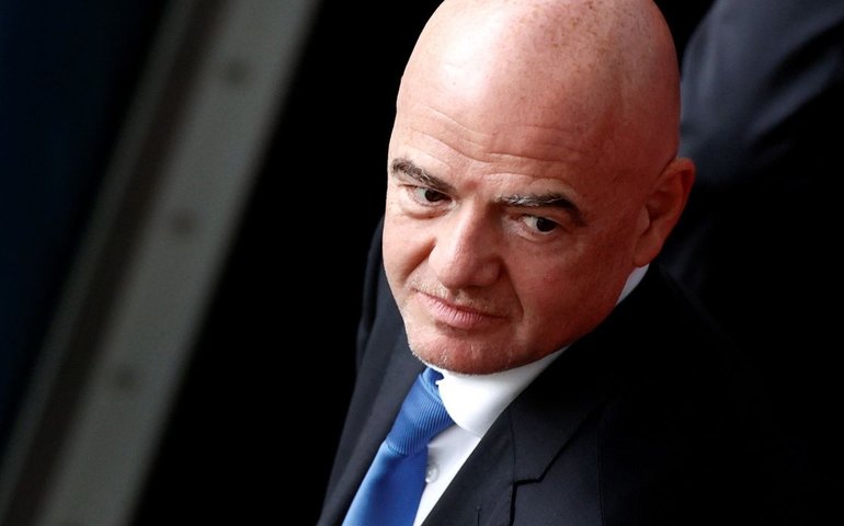 Presidente da Fifa homenageia Marta, que se despede de Copas: 'Vamos sentir saudades, lenda'