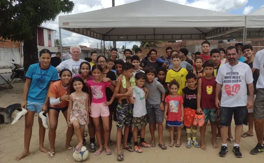 Goleiro Mota Inaugura Escolinha de Futebol em Maceió