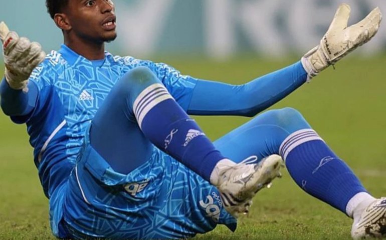 Goleiro Hugo acumula falhas no Flamengo e vê pressão crescer