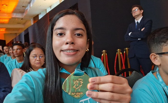 Lília Fernanda Sousa Costa, de 14 anos.