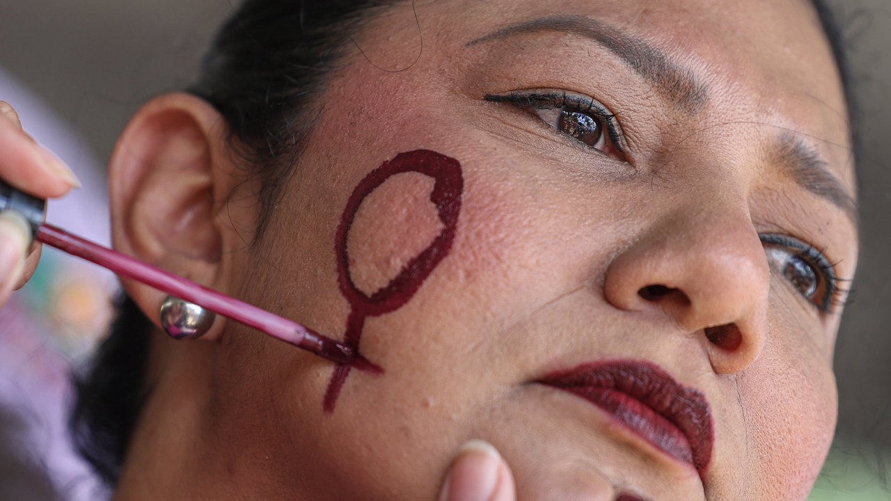 Aumentam agressões políticas em mês de luta contra violência à mulher