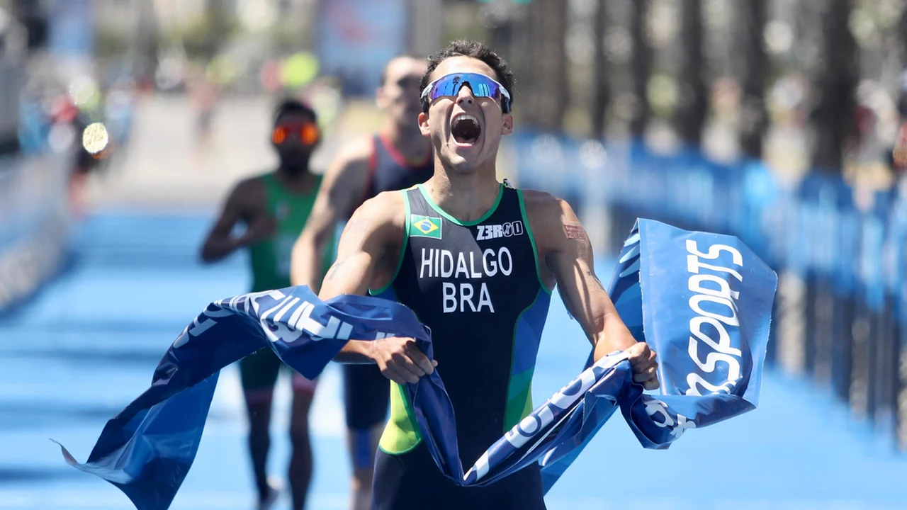 Jogos Pan-Americanos: Miguel Hidalgo conquista o ouro no triatlo