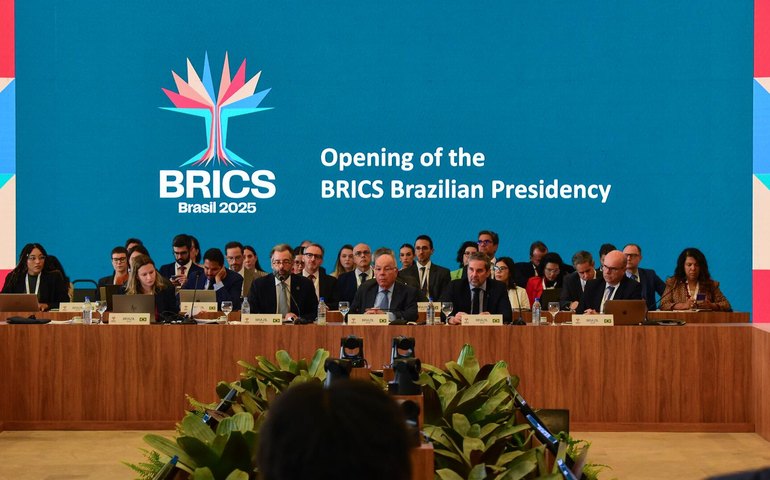 Mundo multipolar é 'emergente' e precisa do BRICS para ser justo e sustentável, diz Mauro Vieira