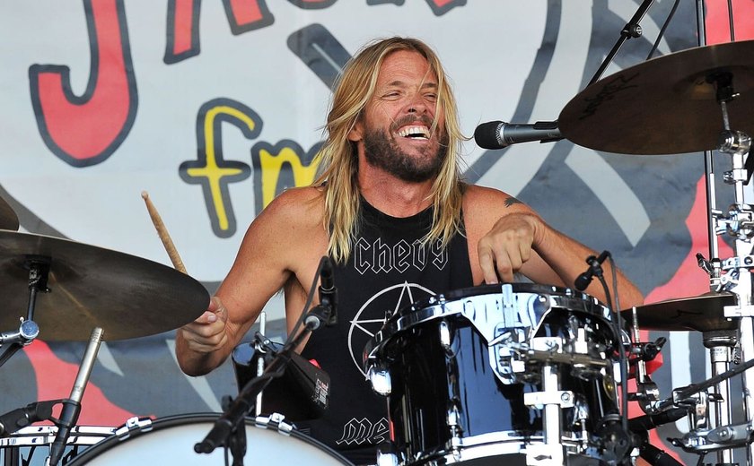 Baterista do Foo Fighters, Taylor Hawkins morre dois dias antes de show