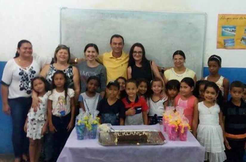 Alunos da rede municipal de ensino festejam o Dia das Crianças em Anadia