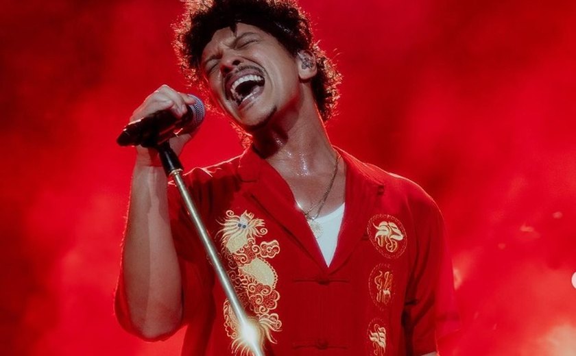 Bruno Mars diz que quer comemorar aniversário no Brasil em outubro durante turnê