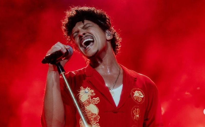 Bruno Mars diz que quer comemorar aniversário no Brasil em outubro durante turnê