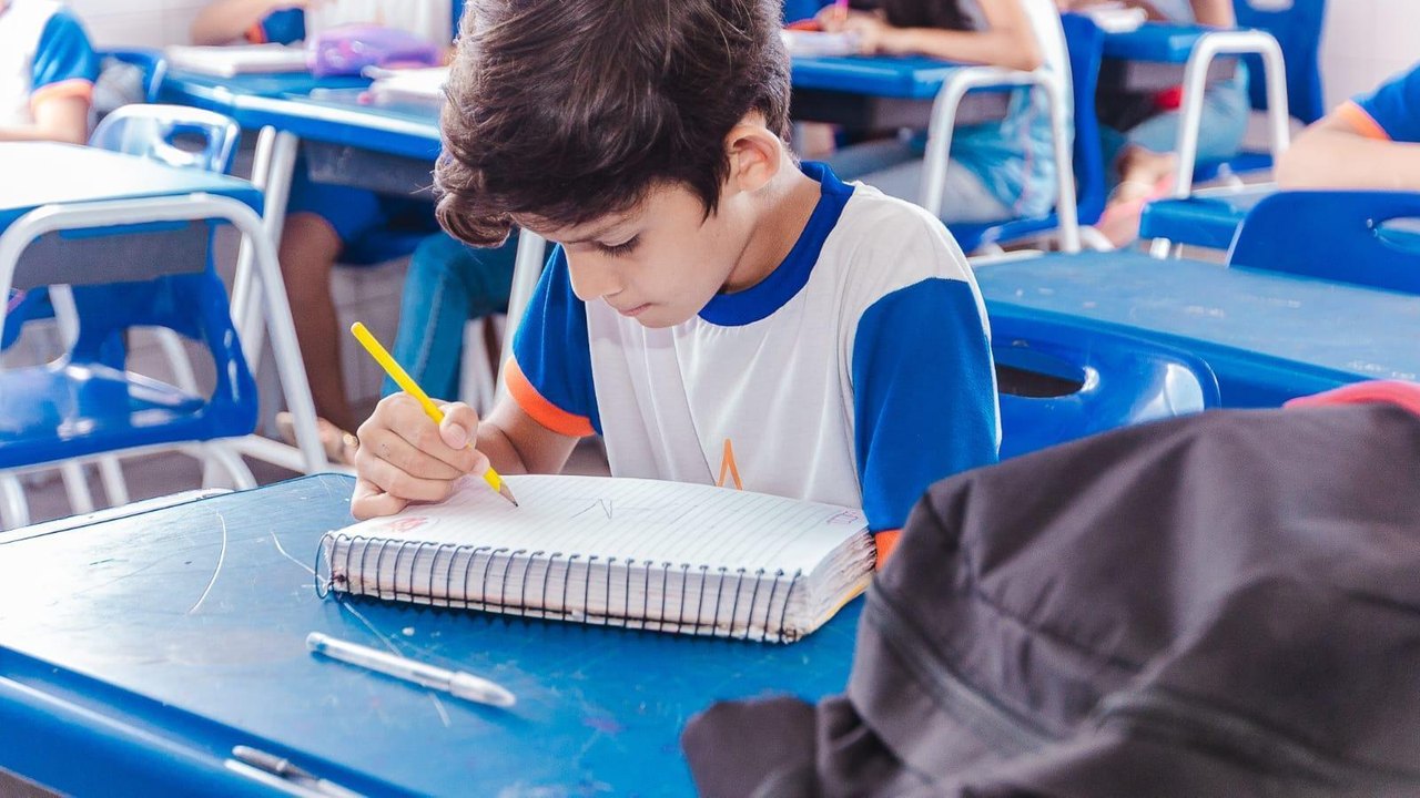 Maceió celebra Dia do Professor com avanços na rede de ensino