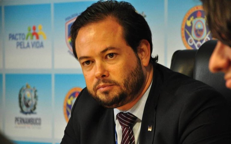 Controle ‘efetivo’ do espaço aéreo é fundamental para terra Yanomami, diz diretor da PF