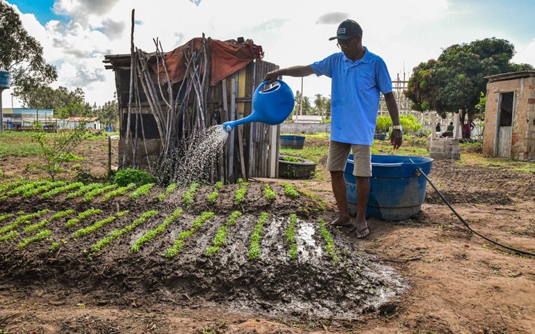 Pequenos agricultores da  Associação Agroecológica de Coruripe são beneficiados com kits de ferramentas e equipamentos
