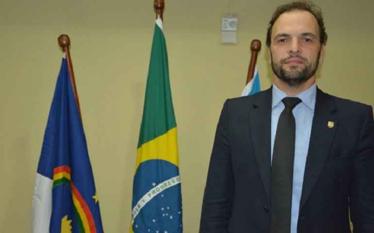 Chefe da PF em Minas contradiz Bolsonaro