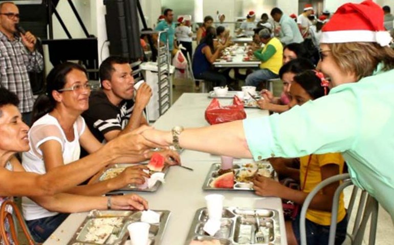 Arapiraca: Nutritivos, Célia Rocha enaltece pratos servidos no Jerimum