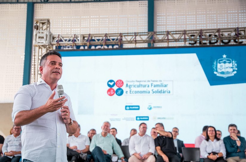 Em Arapiraca, governador lança Circuito de Feiras Regionais da Agricultura Familiar e Economia Solidária