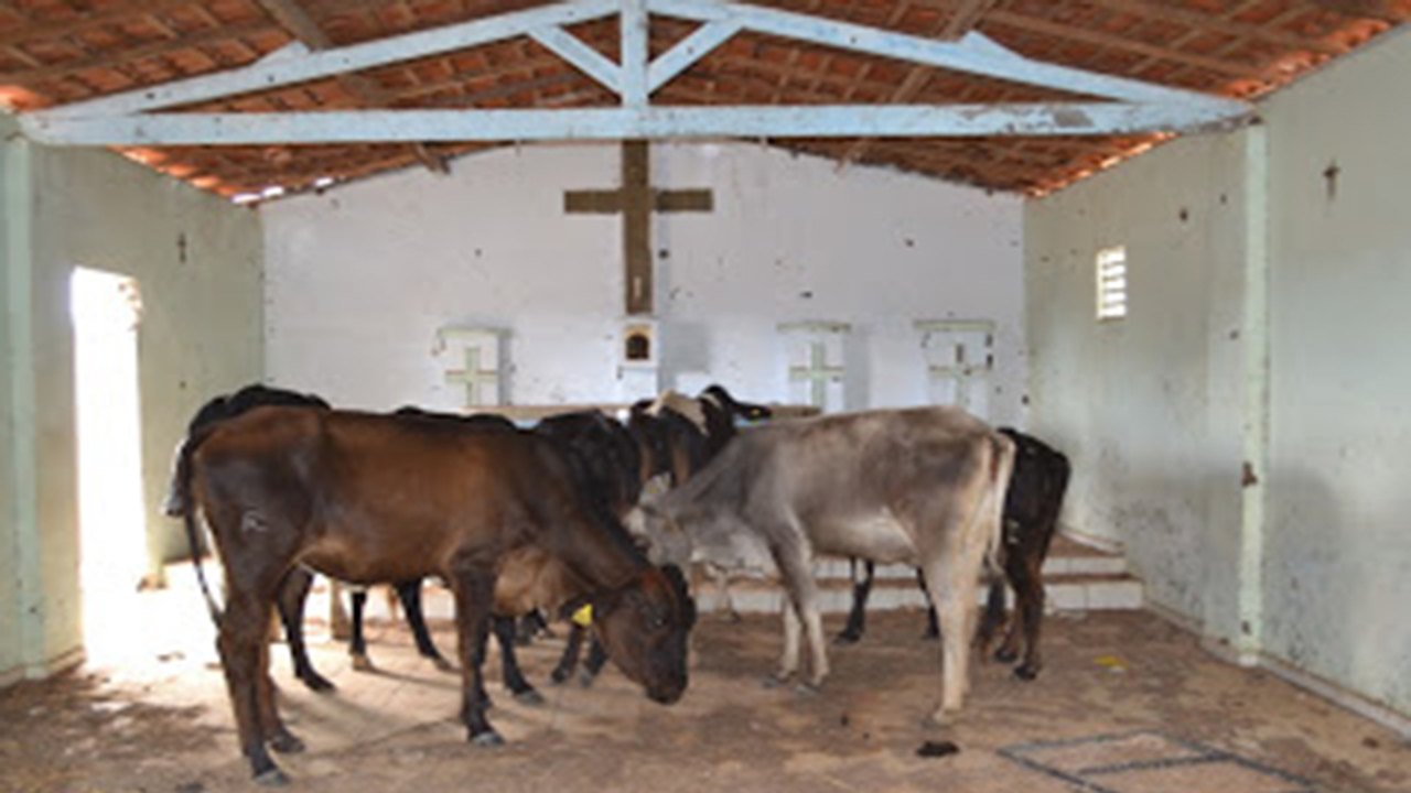 Ações de mineradora fecham escolas e até igreja no Agreste de Alagoas