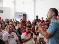 Em encontro com trabalhadores do transporte complementar, o emedebista confrontou o legado tucano e defendeu as gestões do MDB | Assessoria