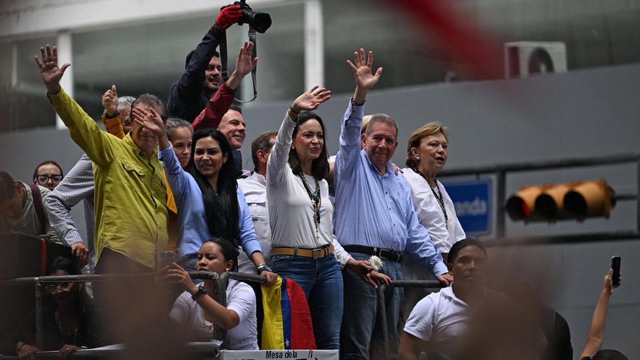 Venezuela rompe relações diplomáticas com Peru, que denunciou 'fraude' eleitoral