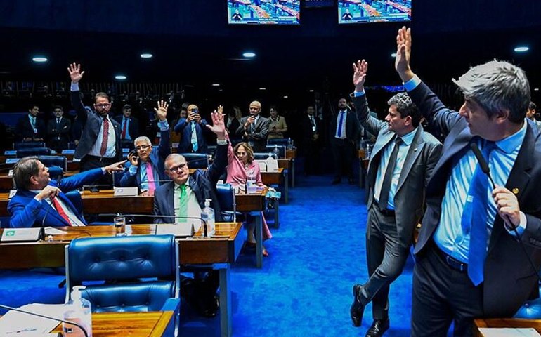 Senado aprova PL Antifacção com imposto sobre apostas para reforçar combate ao crime organizado