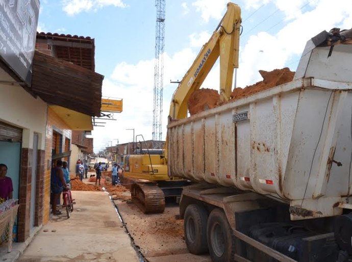 Obra de drenagem em Loteamento de São Miguel chega a mais uma rua