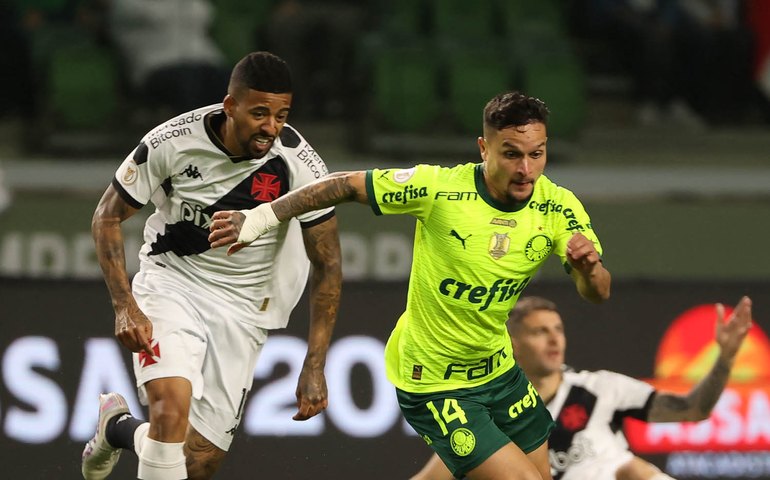 Palmeiras supera chuva e frio e derrota o Vasco com golaço de falta de Raphael Veiga