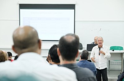 Mudanças na socieconomia de AL é tema de tese para progressão docente