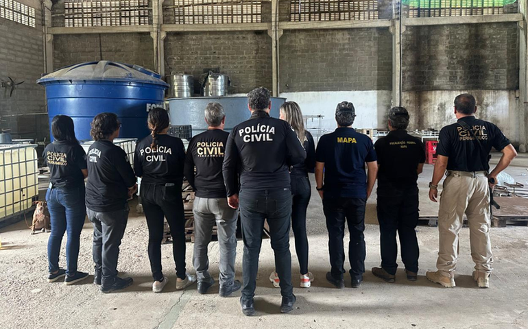 Agricultura realiza operação de combate à produção clandestina de bebida alcoólica em PE