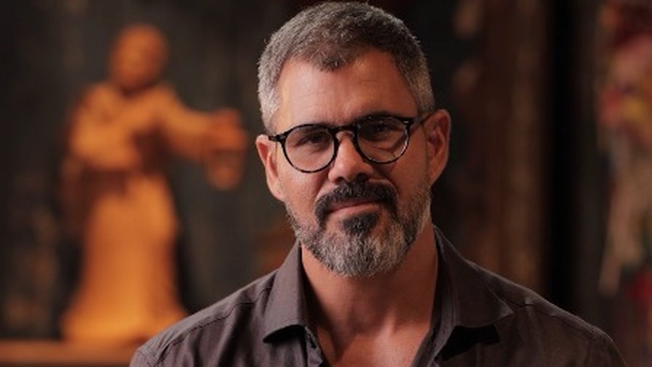 Juliano Cazarré rebate críticas após lançar projeto voltado para homens
