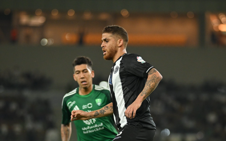 Grêmio supera forte concorrência nacional e fecha com o experiente volante Cuellar