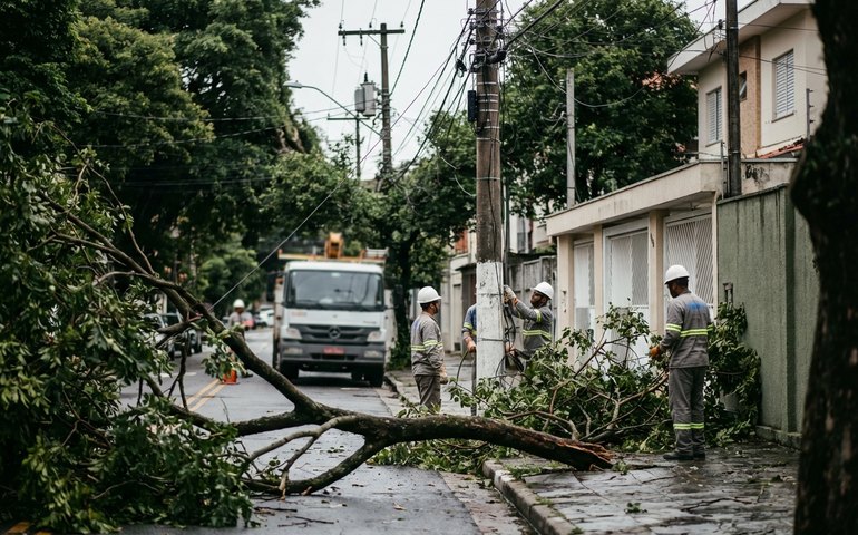 Vendaval em área da Enel-SP é o mais longo em 19 anos, aponta Inmet