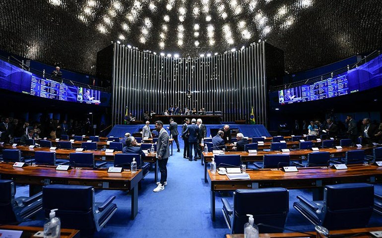 Senado se ilumina de lilás e rosa para divulgar pautas de saúde