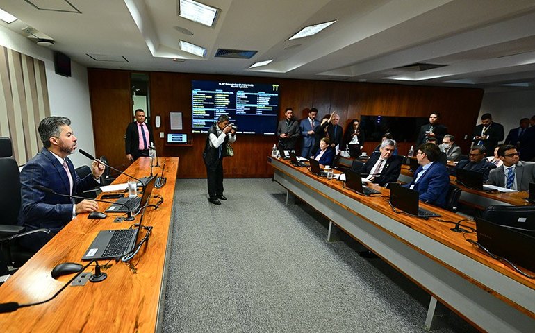 CI vai debater limite para preço pago por distribuidoras pela energia de Itaipu