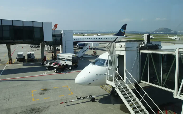 Ativistas ambientais impactaram as operações de importantes aeroportos