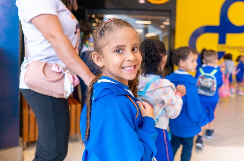 Alunos do Centro de Educação Infantil Rodrigues Alves participam de sessão de cinema