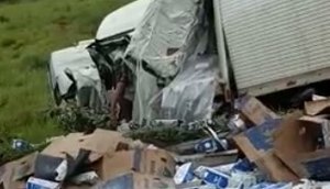 Colisão entre duas carretas deixa vítima ferida em Estância; VÍDEO / Foto: Foto: Tv Atalaia/ Reprodução