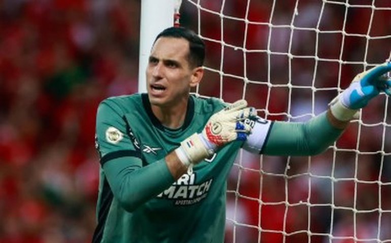 Gatito Fernández acerta com o Cerro Porteño e Botafogo liga o alerta para provável desmanche