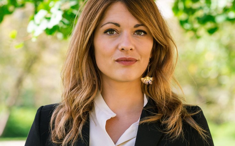 Porta-voz diz que governo francês está aberto ao diálogo em meio a impasse por orçamento