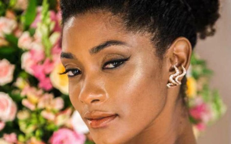 Erika Januza anuncia que será musa da Vai-Vai no carnaval 2019