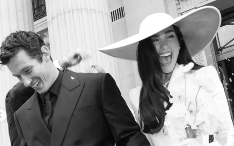 Dua Lipa teria gastado R$ 2,2 milhões só com 'lembrancinhas de luxo' para convidados; saiba o que é