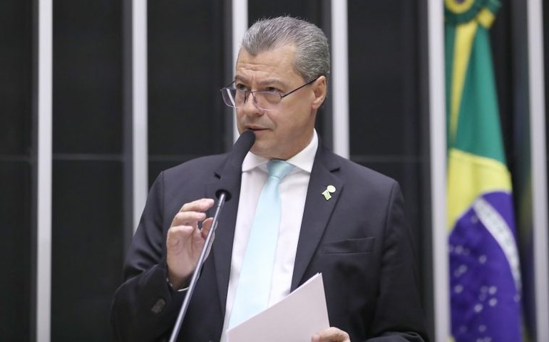 Projeto sobre trabalho de motoristas por aplicativo prevê remuneração por km rodado