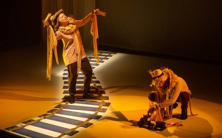 Peça traz à luz os riscos para a vida do planeta