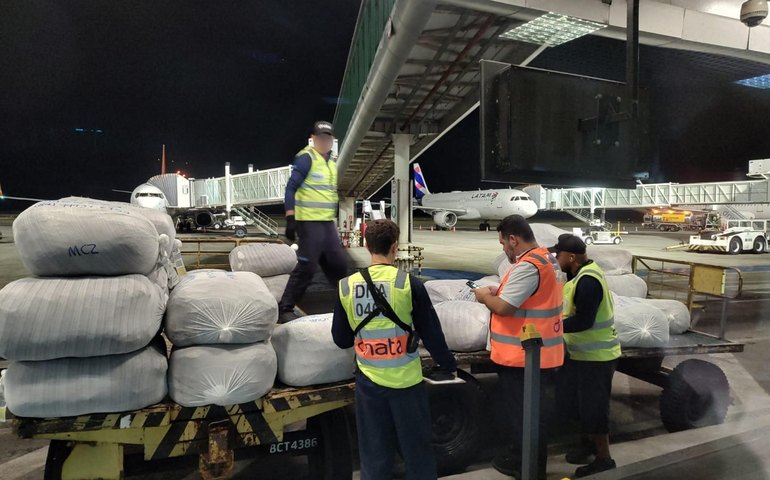 Sefaz flagra mercadorias irregulares no aeroporto Internacional Zumbi dos Palmares